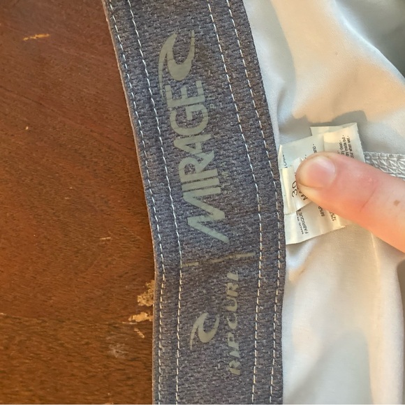 Rip Curl Mirage Shorts. Size 30. Like new. - Picture 2 of 3
